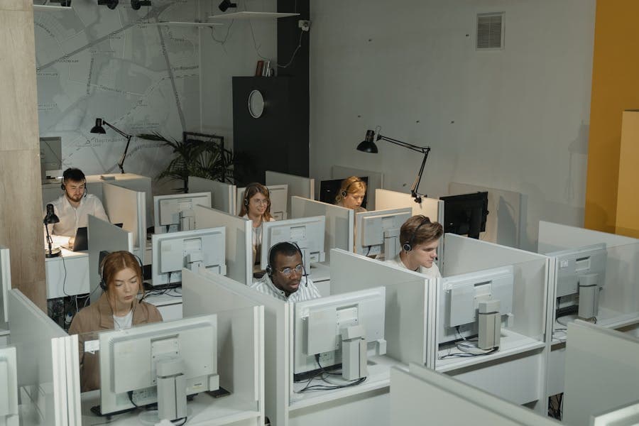 How to Cut Call Center Costs Without Sacrificing CX